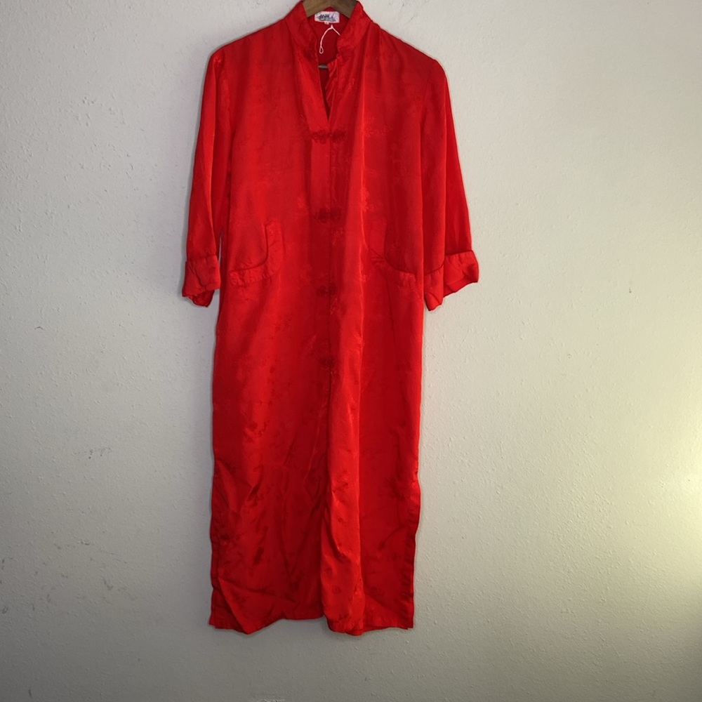 Red Hot Kimono Glow – Silver Lake Stunner!